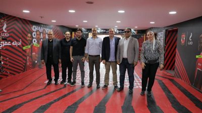 بالصور- وفد الكاف يزور استاد الأهلي we السلام لاعتماده لمباريات الأحمر الأفريقية