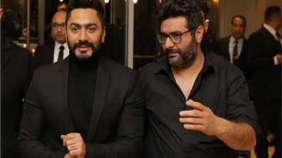 تامر حسني يعقد جلسات عمل مع المنتج وليد منصور بسبب”شغل خواجات”