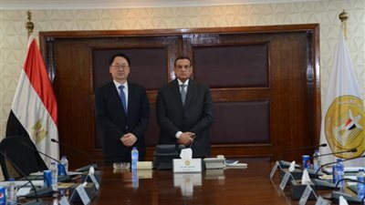 وزير التنمية المحلية يبحث مع وفد من كوريا الجنوبية مجالات التعاون المشترك بين الجانبين