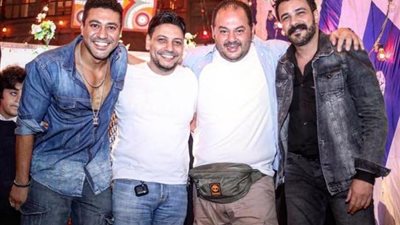 شاهد.. الظهور الأول لـ محمد رجب من كواليس ”ضربة معلم” بصحبة فريق العمل