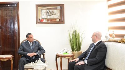 وزير التنمية المحلية يتابع مع محافظ بنى سويف الموقف التنفيذي لمشروعات ”حياة كريمة”