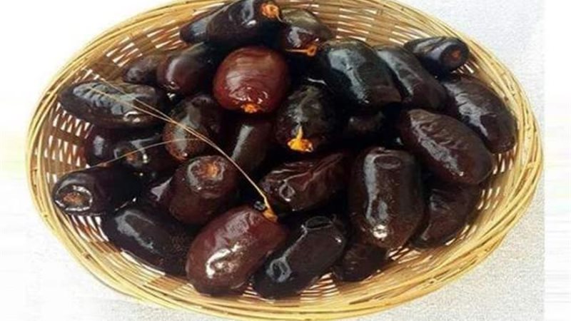البلح الاسود