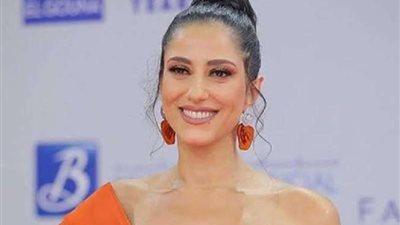 حنان مطاوع تواصل تصوير دورها في مسلسل ”سره الباتع”