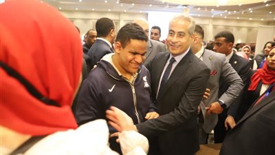 يوفر 1503 فرصة عمل.. وزير القوى العاملة يفتتح ملتقى توظيف لذوي الهمم