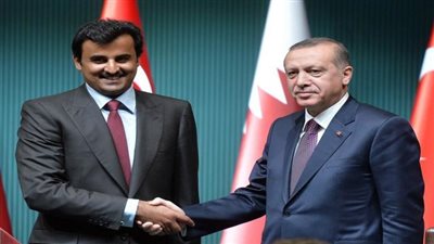 أردوغان يرد على انحنائه أمام أمير قطر