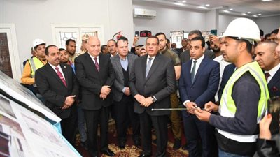 وزير التنمية المحلية ومحافظ قنا يتفقدان مشروعات المبادرة الرئاسية ” حياة كريمة ” بقري مركز قوص