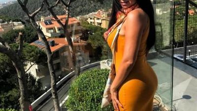 بفستان مستردة مثير.. رانيا يوسف تشعل السويشال ميديا