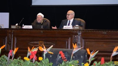 بالفيديو والصور .. تفاصيل ندوة الخشت والمفتي بجامعة القاهرة