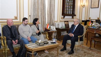 الخشت يستقبل وفد مؤسسة AQAS الألمانى للاعتماد الدولي لكلية الإعلام جامعة القاهرة