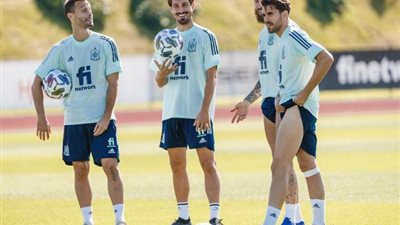 مشاهد من المران الختامي لأسبانيا قبل مواجهة سويسرا