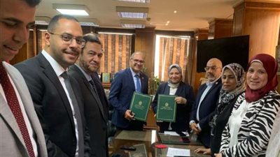 بتكلفة 1,6 مليار جنيه.. «نقل الكهرباء» توقع عقد لتوسيع محطة محولات شرق مطروح