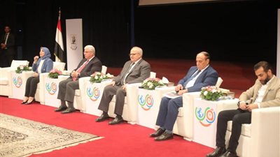 وزيرا التعليم العالي والشباب والرياضة ورئيس جامعة القاهرة يفتتحون فعاليات صالون رؤى الشباب