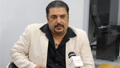 محمود أبو العينين: حسام داغر ”قلبه خفيف” وأغمي عليه من منظر السلاح..فيديو