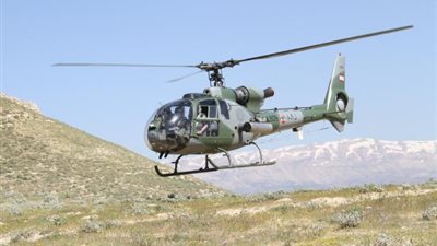 لليوم الثانى.. طائرات الجيش اللبناني تُشارك فى إخماد نيران الحرائق