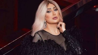 غادة عبد الرازق تكشف كواليس اقتحام كلب لوكيشن التصوير