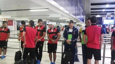 بعثة الأهلى تعود للقاهرة بعد الفوز على القطن الكاميروني