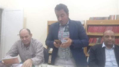 الشاعر أحمد الشافعى يشيد بشعراء الأمسية الشاعرية التى أقامها قصر ثقافة ساحل سليم