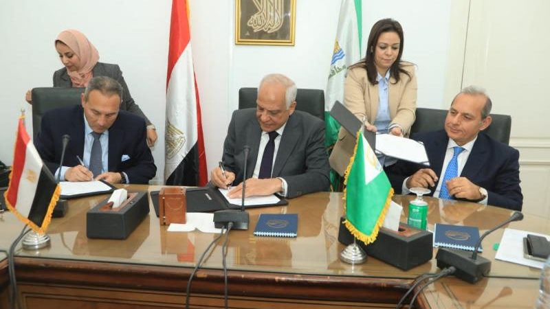 محافظ الجيزة يوقع