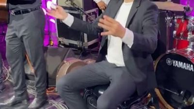 بالفيديو.. كريم محمود عبد العزيز يرقص على أغنية ”عم يا صاحب الجمال”