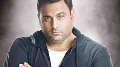 أكرم حسني يودع مشاهده في مسلسل ”لؤلؤ” أمام مي عمر