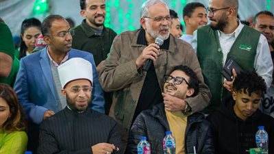 بنك الطعام المصري يستقبل عدد من المشاهير لمشاركة المستحقين تناول الإفطار داخل مائدة الرحمن