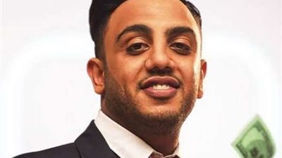 أوس أوس لـ”حبر سري”: مراتي نموذج للقوة والصبر بالنسبة لي بعد وفاة ابني وعدينا برضا الله