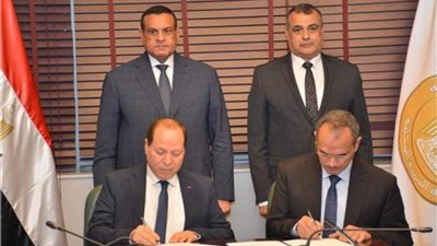 بتكلفة 662 مليون جنيه.. توقيع عقد اتفاق لتأثيث وتجهيز 329 من مجمعات الخدمات الحكومية بقرى ”حياة كريمة”