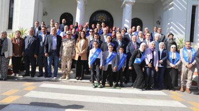 بعد جلسة ساخنة.. وزير الشباب والرياضة ومحافظ الجيزة يشيدان ببرلمان الطلائع