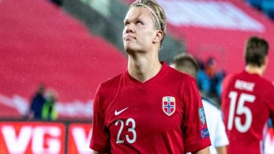 هالاند يوقع على ”هاتريك” في رباعية النرويج ضد رومانيا بدوري الأمم الأوروبية