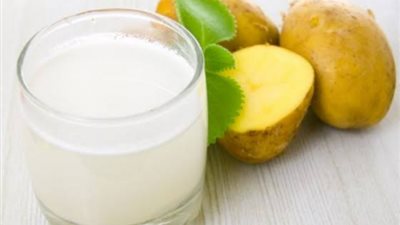 ماء البطاطس.. الحل السحري لمشاكل الوجه