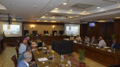 محافظ الجيزة يعلن ضوابط منح تراخيص الإعلانات للشركات بالطرق والمحاور ..ومهلة شهر لتحصيل المديونيات