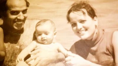 بصورة نادرة من طفولتها.. زينة تكشف وصايا للأبناء في تعاملهم مع الوالدين