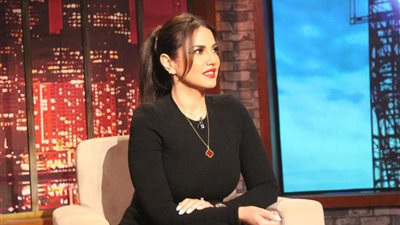 درة تكشف تفاصيل خلافها مع وفاء عامر بسبب تتر نسر الصعيد