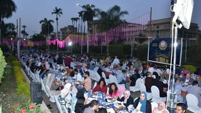 طلاب من أجل مصر ينظمون حفل إفطار جماعي لنحو 500 طالب وطالبة من مختلف كليات جامعة القاهرة