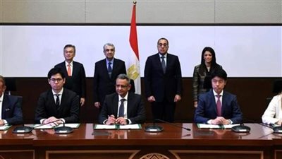 «مدبولي» يشهد توقيع اتفاقية إنشاء مزرعة رياح جديدة في خليج السويس