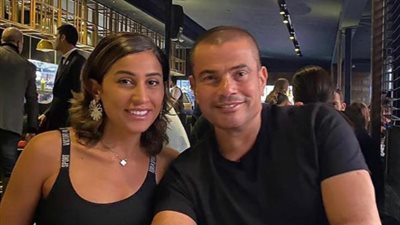 عمرو دياب ينعي والد دينا الشربيني