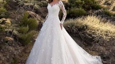 «دى أخرة الـ أون لاين».. عروس تتعرض لصدمة كبرى شراء فستان زفاف غير مطابق للمواصفات