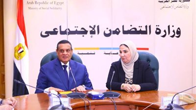 وزير التنمية المحلية: نولى اهتماماً كبيراً لتوفير فرص العمل ودعم المشروعات الصغيرة والمتوسطة ومتناهية الصغر