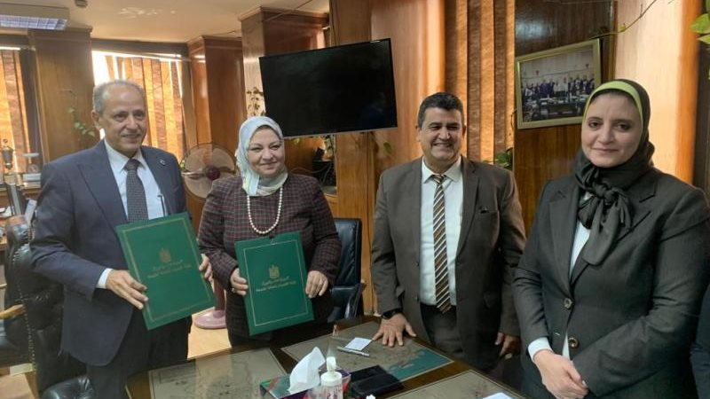 خلال التوقيع