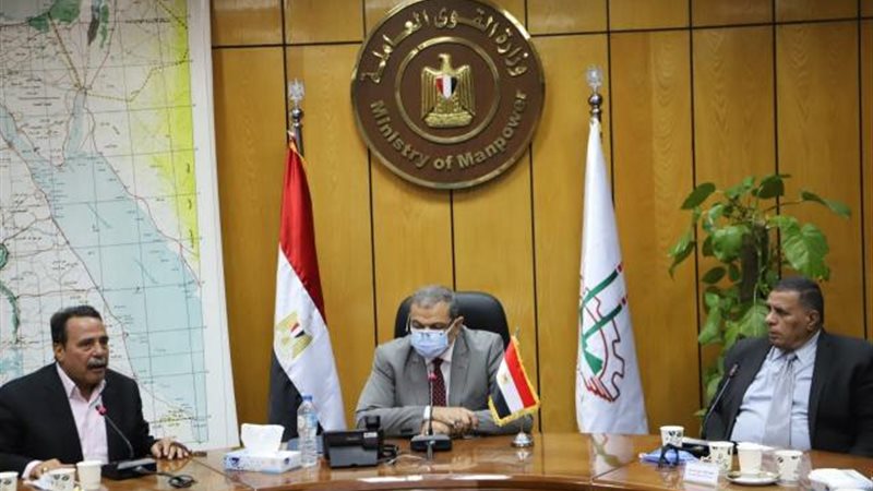 جانب من اجتماع وزير