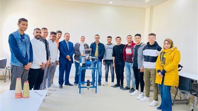 التعليم العالي: جامعة ٦ أكتوبر التكنولوجية تصنع أول ماكينة غزل ونسيج مُتنقلة