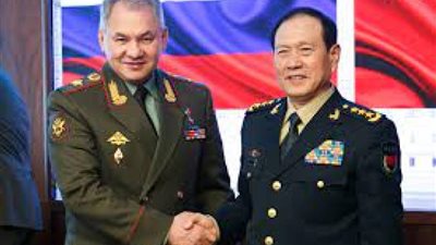 وزير الدفاع الصينى يبحث في روسيا تطورات الأوضاع الإقليمية والدولية