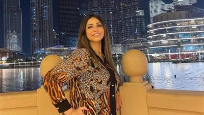 إيناس عزالدين تحصل على الإقامة الذهبية في الإمارات (صور)