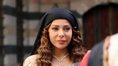 سوزان نجم الدين ”جواهر” تٌحير جمهور ”مربى العز” للنهاية