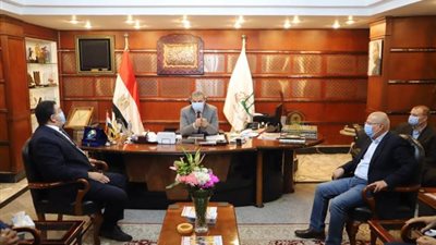 بهذه الشروط..«القوى العاملة» تحل مشكلة 390 عاملا بشركة ”هنى ويل”