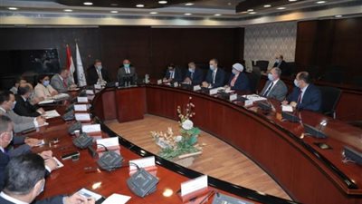 وزيرا قطاع الأعمال والنقل يناقشان آخر التطورات الخاصة بالأسطول التجاري المصري