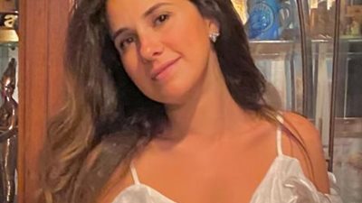 بعد انفصالها عن معز مسعود.. شيرى عادل تستعرض أنوثتها بفستان أبيض مثير