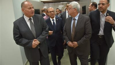 وزير التعليم العالي يفتتح قسم جراحة العظام بمستشفى الإصابات بجامعة أسيوط