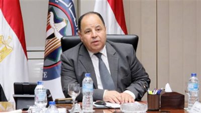 وزير المالية يستعرض مؤشرات الأداء المالى