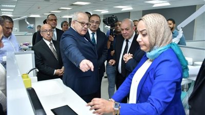 الخشت: الإعلان عن مشروع جامعة القاهرة لتوطين الصناعة المصرية في مجال طب الأسنان قريبا